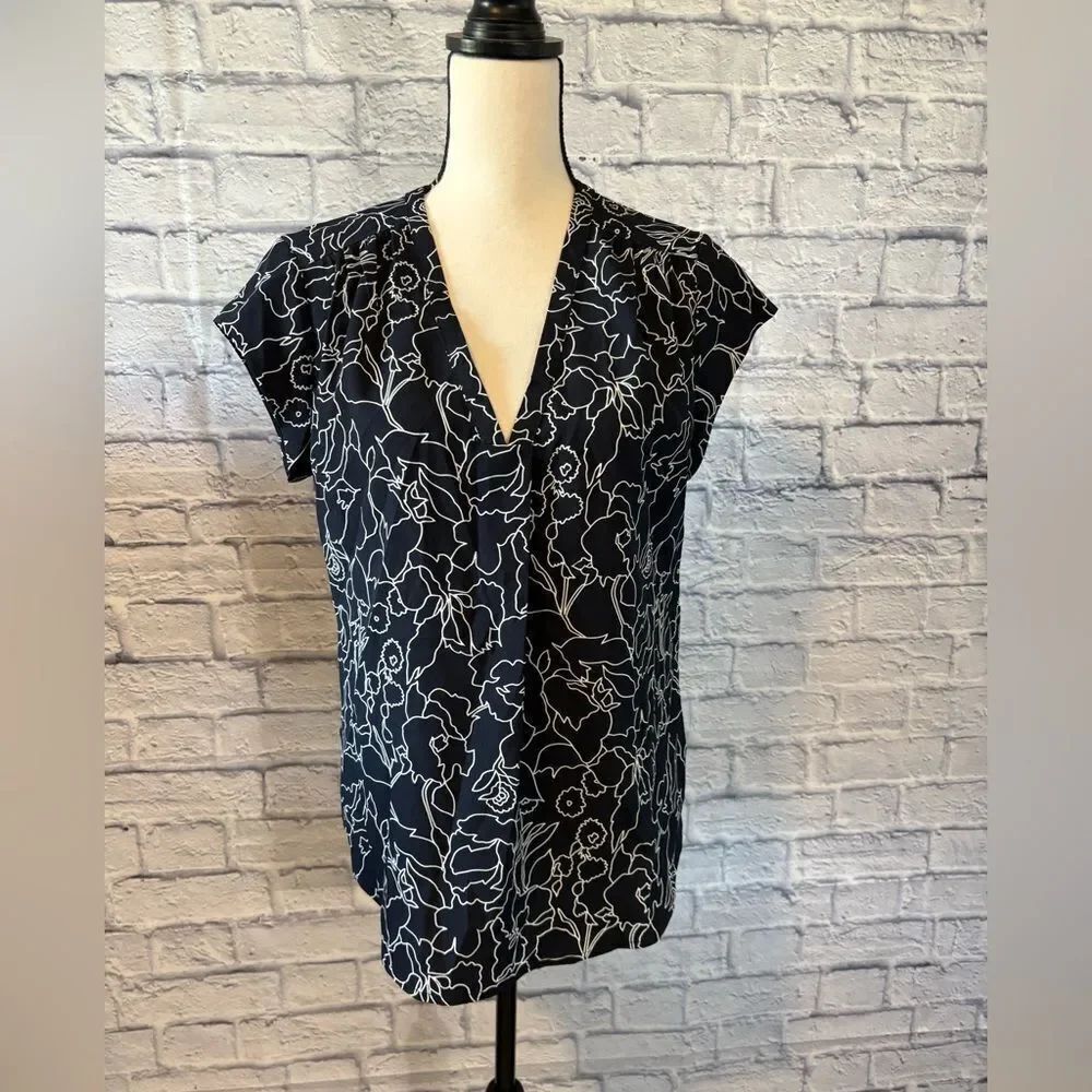 Fun 2 Fun Dark Navy and White Floral Blouse